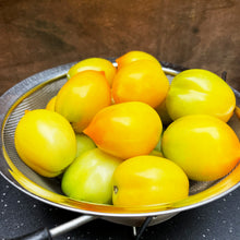 Load image into Gallery viewer, Teton de Venus a beautiful yellow determinate heavily producing tomato