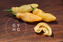 Load image into Gallery viewer, Sugar Rush Peach Pepper sliced open